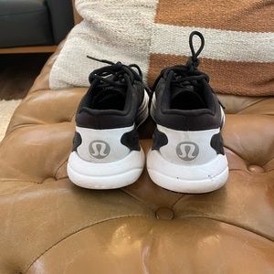Lululemon blissfeel running shoe